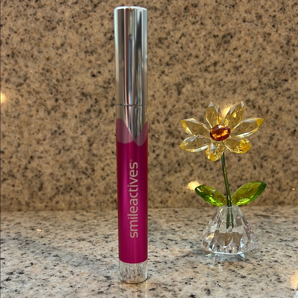 Smileactives Winterberry flavored Advanced Teeth Whitening Pen 0.11 FL OZ - NEW